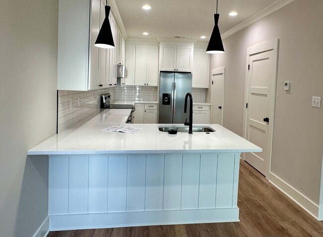 Photo - 16 Walnut St NE