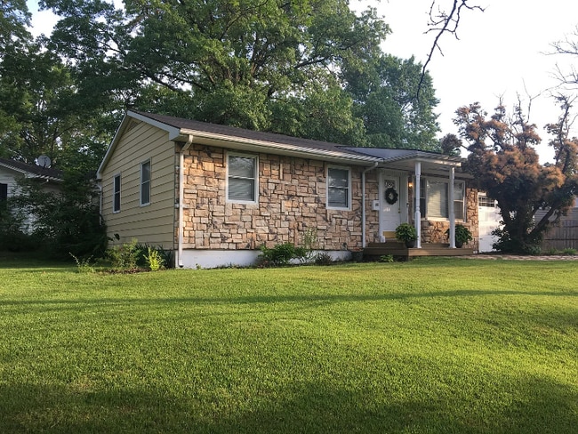 Photo - 1303 Mills Dr