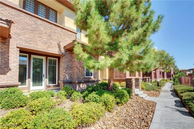 Building Photo - 11280 Granite Ridge Dr Unit 1037