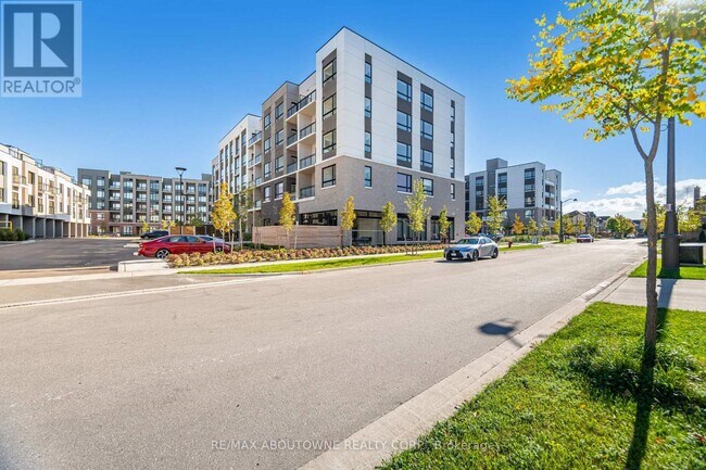 Photo - 3250 Carding Mill Trail Unit 228