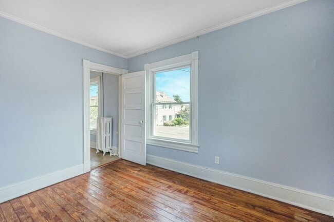 1004 Prince Edward St Unit 2
