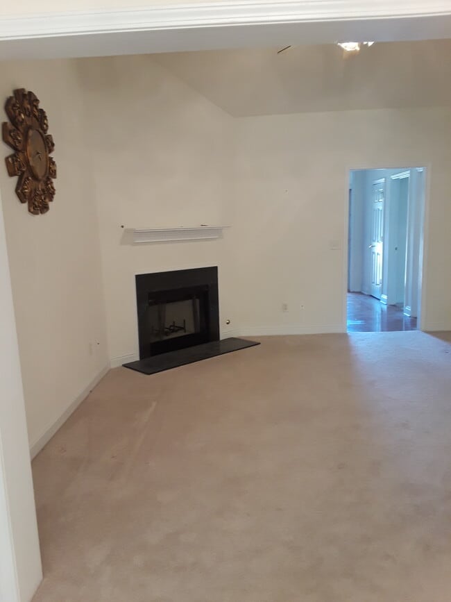 Photo - 2560 Rosehill Cir