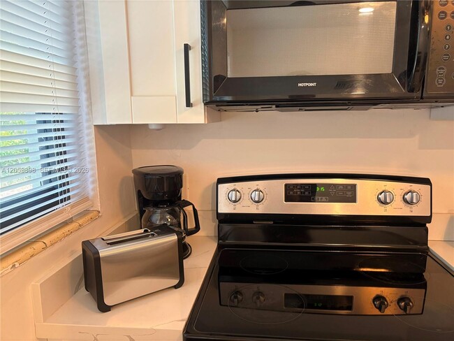 Photo - 929 SW 10th Ave