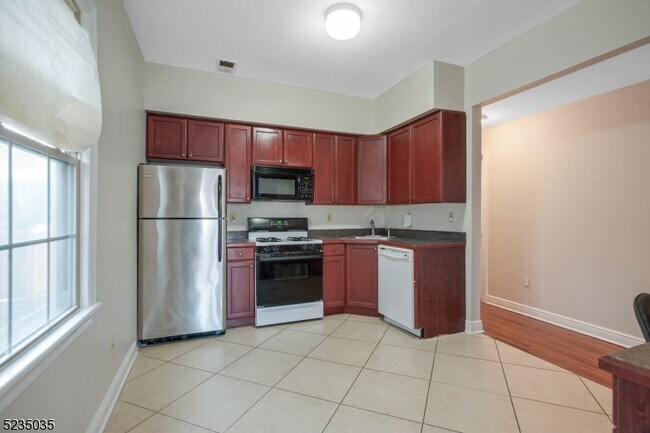 Photo - 20 Summit Ave