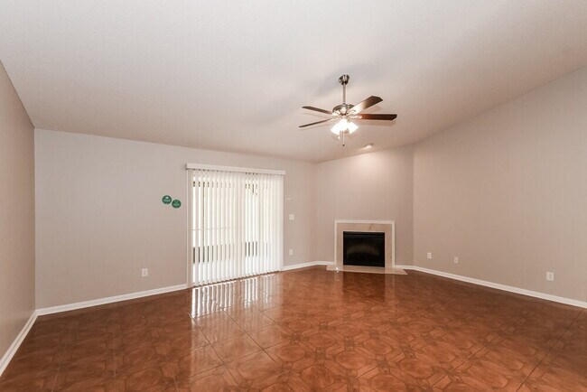 Photo - 6789 Southern Oaks Dr