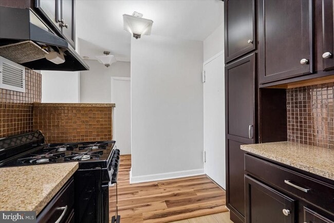 Photo - 1121 Arlington Blvd Unit 609