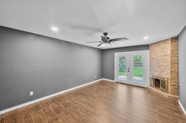 Building Photo - 10519 Fawnview Dr