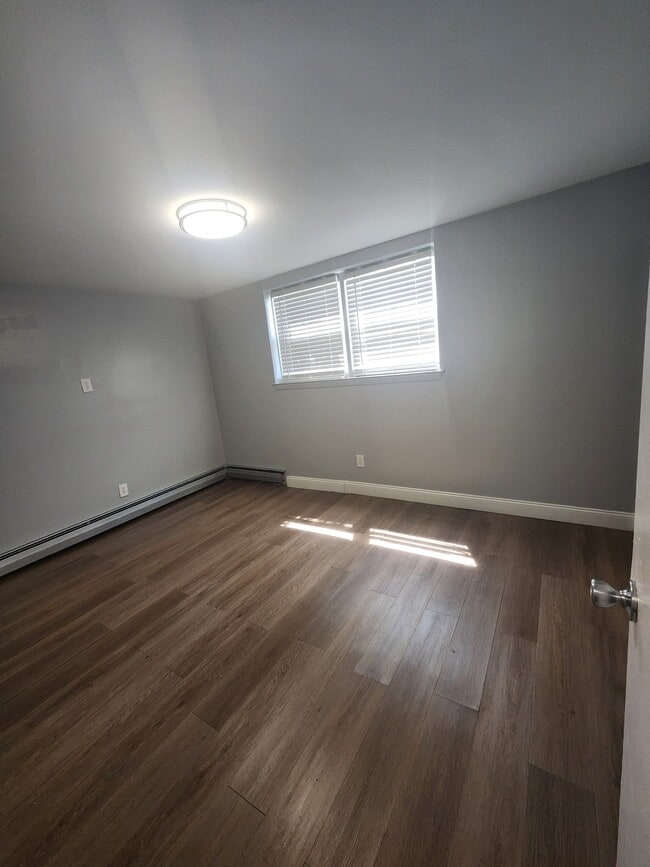 Photo - 364 Williamson St