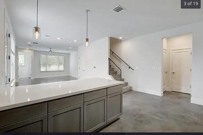 Photo - 1914 Barge St Unidad A