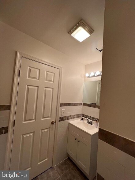 Photo - 623 Columbia Ave Unidad B