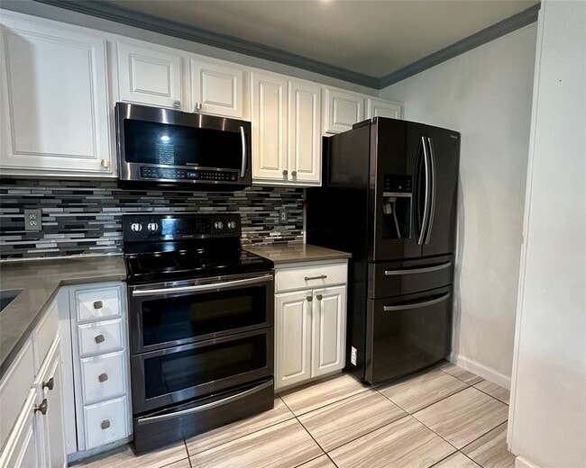 Building Photo - 2018 W Rundberg Ln Unit 5B