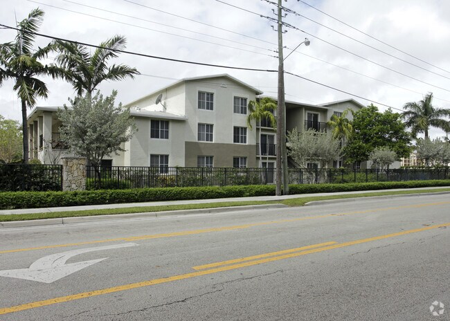 Bay Winds Apartments - Bay Winds Apartments