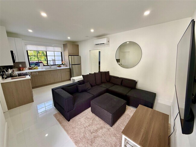 Photo - 733 Michigan Ave Unit 9