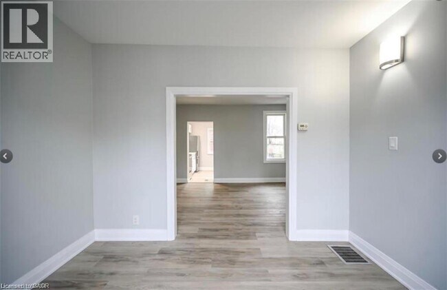 Photo - 1024 Cannon St E