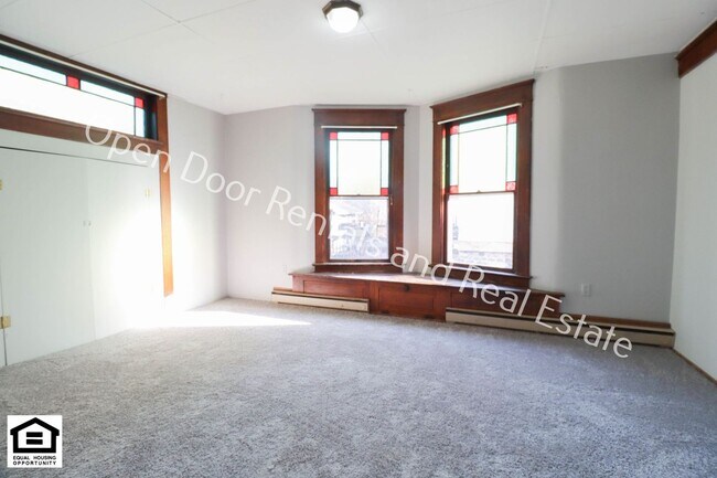 Photo - 109 S State St Unidad 5