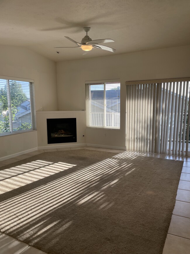 Building Photo - 8850 N Pamela St Rental