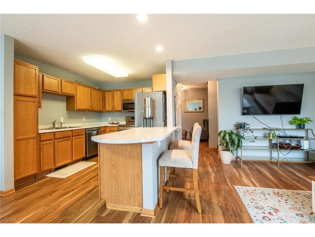 Photo - 5724 4th St NE