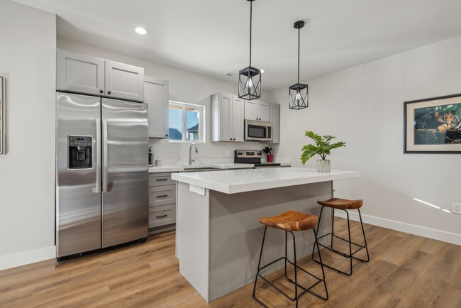 Photo - 1073 N Ml Rd