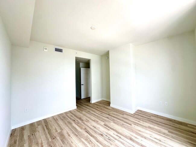 Photo - 142 SW 5th Ave Unit A24