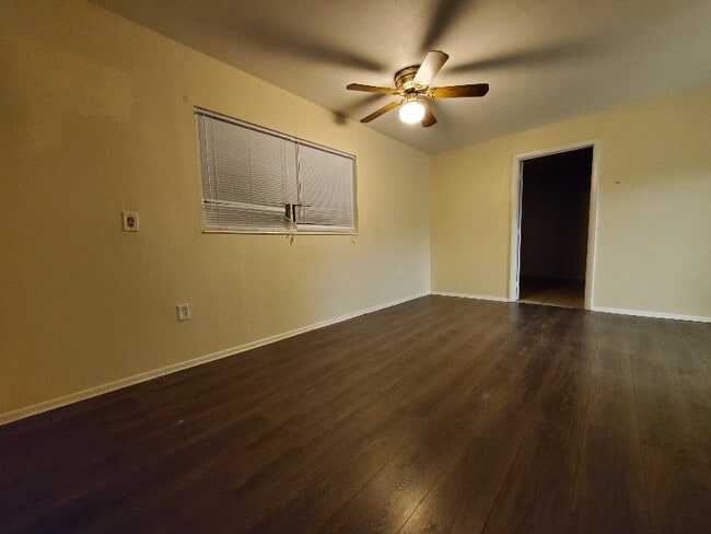 Photo - 820 Pineland Ave