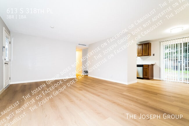 Photo - 613 S 318th Pl
