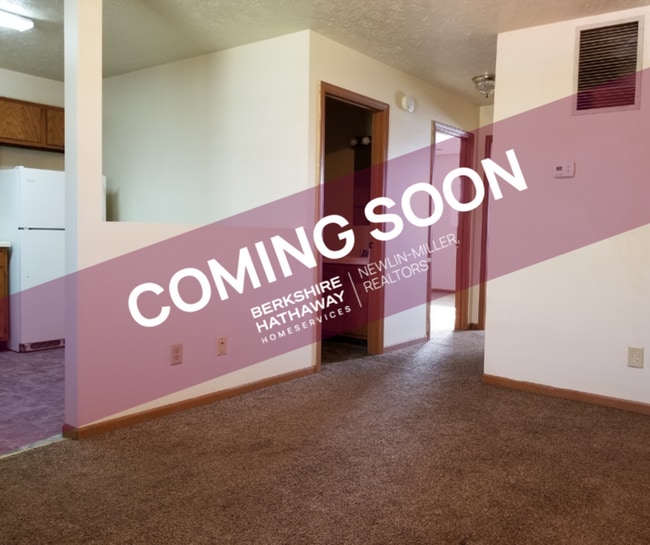 Building Photo - 2 Bedroom Upper Apartment