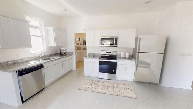 Photo - 474 Hennepin Lp