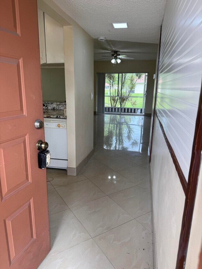 Photo - 9921 Three Lakes Cir Unit 9921