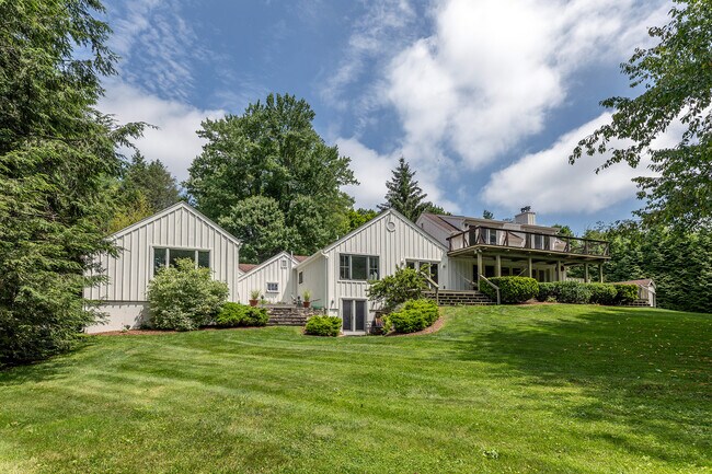 Photo - 147 Wykeham Rd