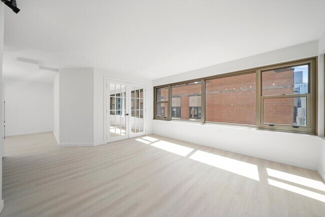 Photo - 247 E Chestnut St Unit #2004