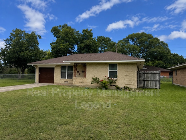 Building Photo - 409 La Salle Dr