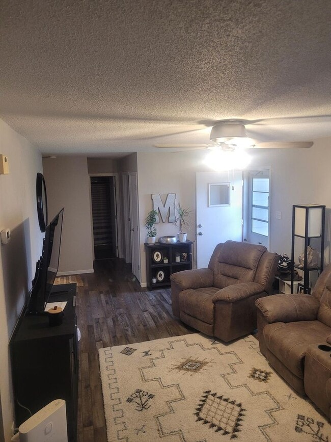 Photo - 3 bedroom in Quiet Neighborhood