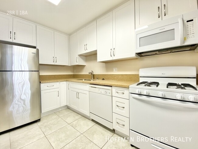 Photo - 1220 N Harper Ave Unit 4