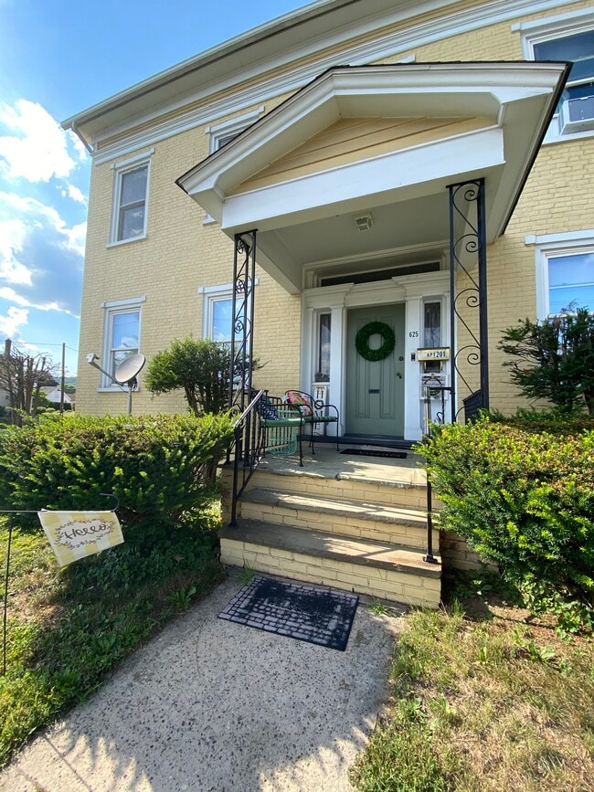 Photo - 625 Bloom St Unit 2