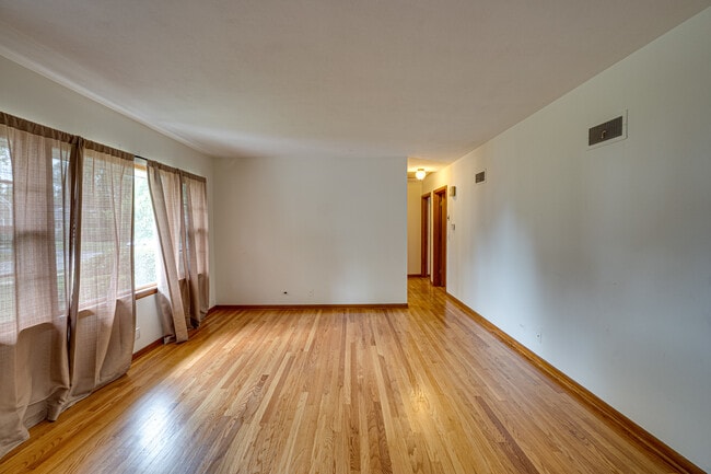 Photo - 1221 N Webster St