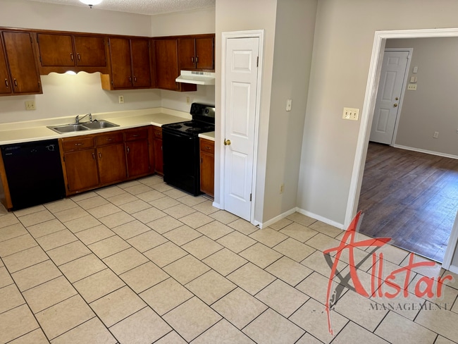 Photo - 4665 Lasalle Pl