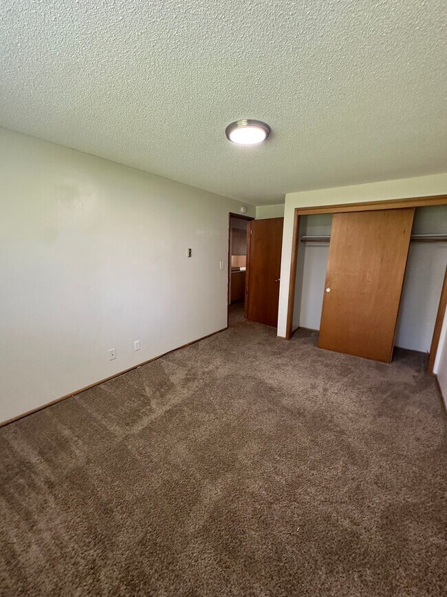 Photo - Holly St. - 401