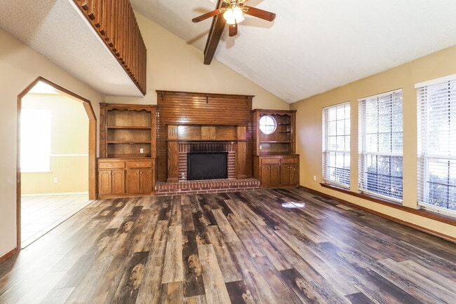 Photo - 11240 Cimarron Dr