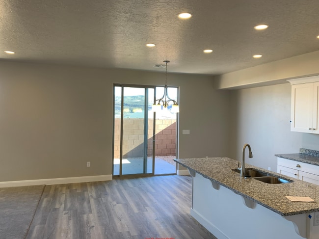 Photo - 508 N 480 W
