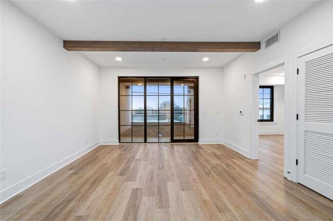 Photo - 346 Peters St SW Unit 308