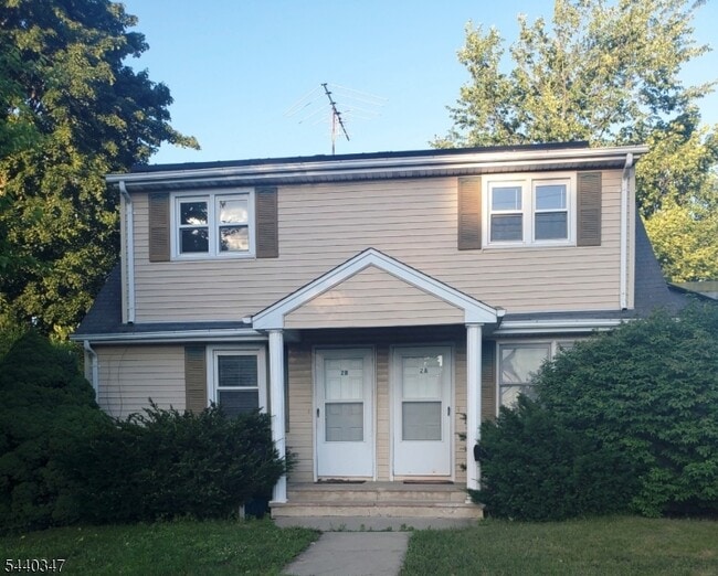Building Photo - 2 Leonard Pl Unit 2B