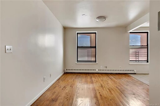 Photo - 400 E 161st St