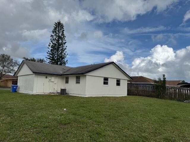 Photo - 788 NW 15th Pl