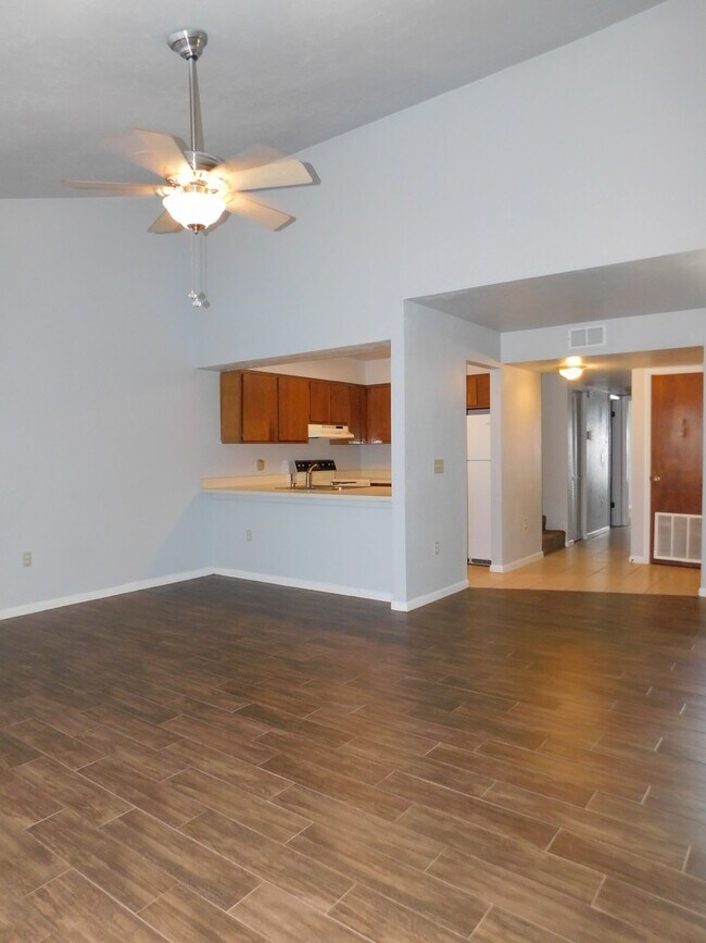 Photo - Spacious 2/2 Marchwood townhouse!