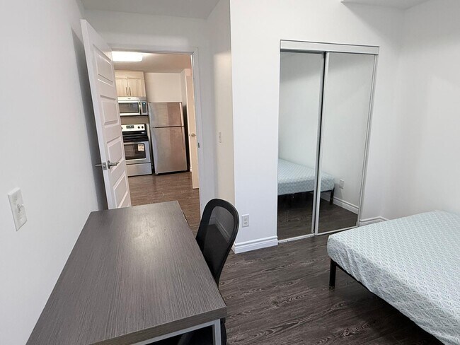 Photo - 158 King St N Unit 1202