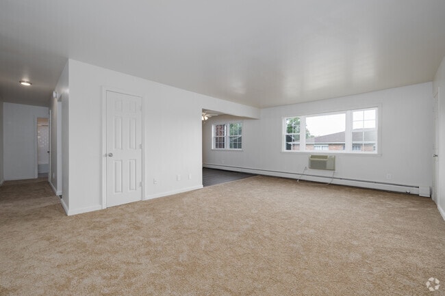 2BR, 1BA - 850SF - Living Room