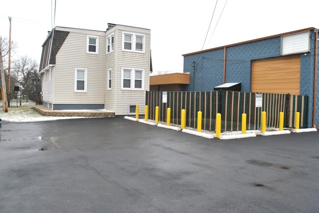 Photo - 3711 Broadway