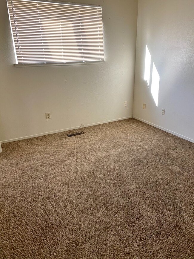 Photo - 1528 North Ct