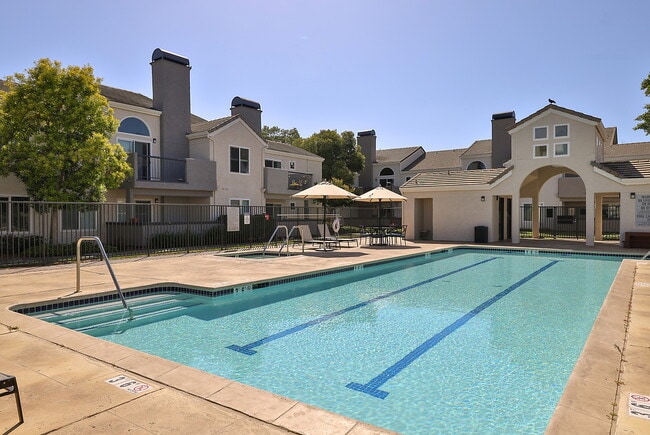 Building Photo - Fosters Landing