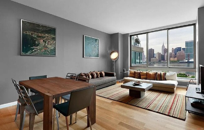 Photo - 46-20 Center Blvd Unidad 2411